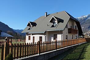 Недавно построенный дом с живописным видом на горы