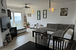 Дом с двумя этажами в Хрватинах