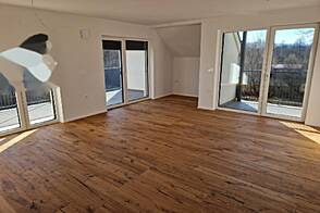 Квартира с тремя комнатами в Черна-Вас