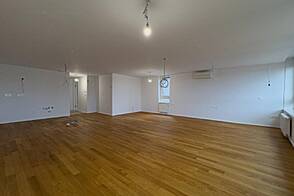 Квартира с двумя комнатами в Вежиграде