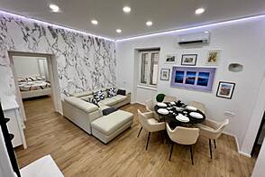 Трёхкомнатная квартира в Пиране, на улице Теслова