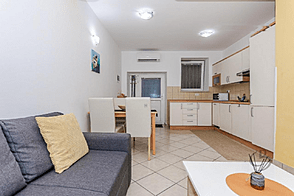 Квартира с одной комнатой в Пиране