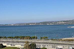 Квартира с тремя комнатами возле моря