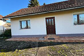 Здание у реки Крка