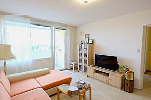 Дом, в котором Ежиц живет в двухкомнатной квартире