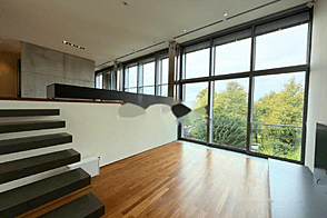 Апартаменты, более 5 комнат, находится в Центральном районе