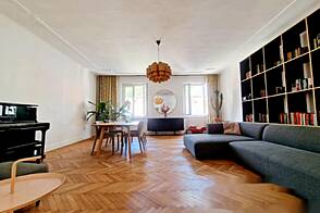 Квартира с тремя комнатами в центре