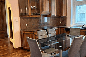 Дом с 5 и более комнатами в центре