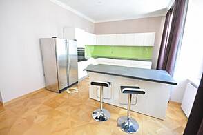 Жилье с четырьмя комнатами в исторической части Любляны