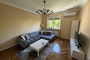 Квартира с двумя комнатами и садом