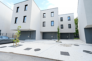 Здание с террасой в стиле висячих садов.