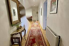 Апартаменты с 4-5 комнатами в современном центре Любляны.