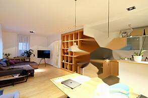 Дом в центре с 2,5 комнатной квартирой