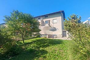 Здание с террасой Брод