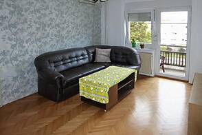 Квартира с тремя комнатами Шишка