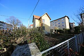 Здание на Обирской улице