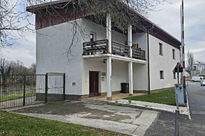 Вевчский дом