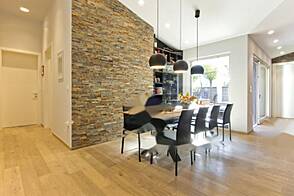 Здание с атриумом Новый Рудник.