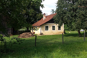 В Доленьих Сухорах возле Виницы находится дом.