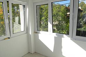 Квартира с тремя комнатами в Сежане