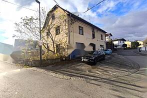 Дом, Луг, Слапе