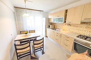 Квартира с тремя комнатами в Шишке