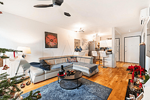 Жильё с тремя комнатами в районе Бежиград