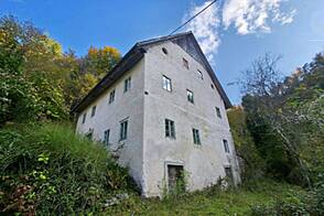 Дом среди природных красот