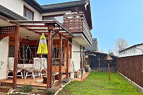 Новый Луч Вич является домом с террасой