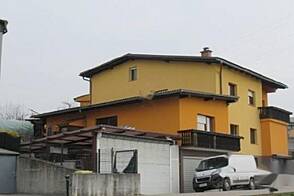 Здание, Чернуче, Ежа 6.