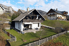 Здание, Бохиньска Бела