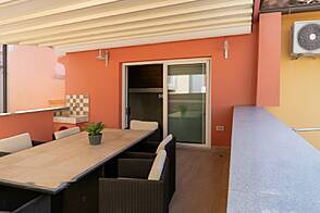 Ново Пиран, дом с террасой.