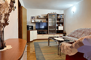 Квартира с тремя комнатами в районе Шишки.