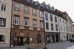 Квартира с тремя комнатами в историческом центре города