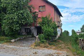 Чрномель, дом