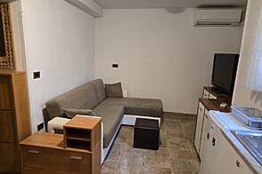 Квартира с одной комнатой в Изоле