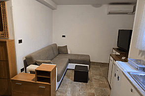 Квартира с одной комнатой в Изоле