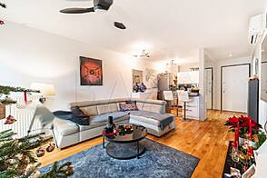 Трехкомнатная квартира в районе Бежиград