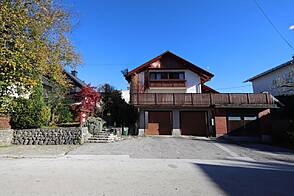 Дом в Бледе.