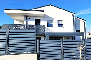 Дом в Новом Хрпелье с двумя этажами