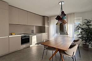 Квартира с четырьмя комнатами в Лубляне