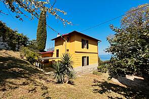 Дом, расположенный в Копере на Истрской улице под номером 83.