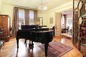 Центр: трёхкомнатная квартира