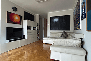 Квартира с тремя комнатами в Стожице