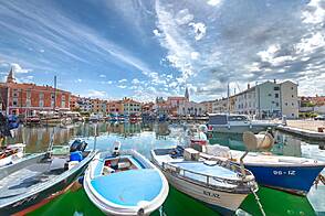 Квартира с одной комнатой в Изоле