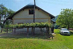 Дом, сельскохозяйственное владение Купчиний Врх.