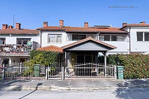 Изола: дом с террасой