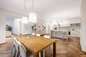 Четырехкомнатная квартира в центре