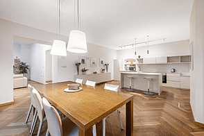 Четырехкомнатная квартира в центре