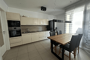 Трёхкомнатная квартира в Изоле